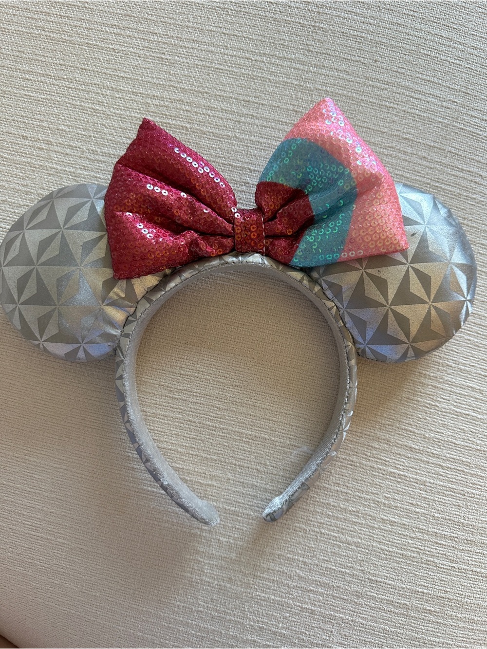 Disney Parks Bubblegum wall Sequin Bow Minnie Ears